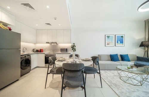 Umm Suqeim 3 Apartment | Airstay - Modern 1BR - Madinat Jumeirah - Monthly Offer Available