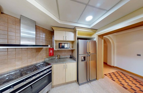 Palm Jumeirah Apartment | Al Dabas Beach Views, 3BD Sleeps 6, Beachfront