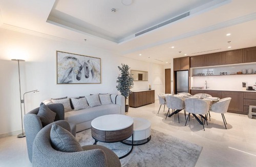 Dubai Marina Apartment | ALiving Classy 1BR I Stunning Views I Emaar Palace Beach Residence