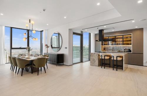 Dubai Marina Apartment | Allsopp & Allsopp - 4-Bedroom Penthouse with Panoramic Views in LIV Marina, Dubai Marina