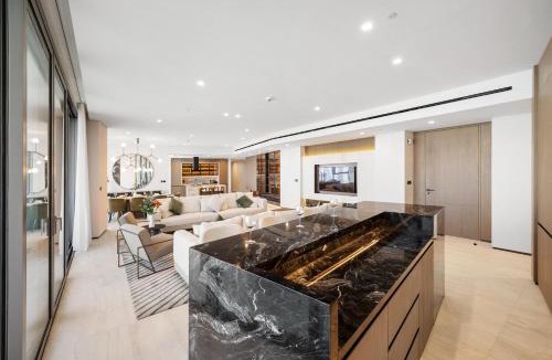 Dubai Marina Apartment | Allsopp & Allsopp - 4-Bedroom Penthouse with Panoramic Views in LIV Marina, Dubai Marina