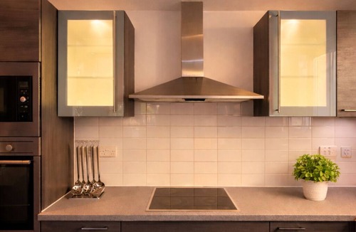 Muscat Apartment | Almouj Luxury Apt I Opposite to Kempinski & VOCO I 5 Min Walk to Beach I Muscat