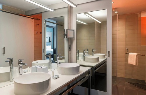 Palm Jumeirah Hotel | Aloft by Marriott Palm Jumeirah