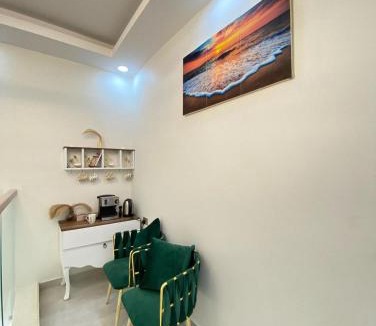 Al Ashkharah Ski Chalet | alyas villa الياس فيلا
