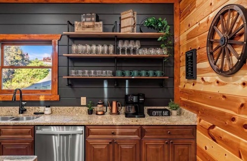 Caton Cabin | Amazing Luxury NEW 8bdrm Cabin-Pool-Arcades-Gazebo