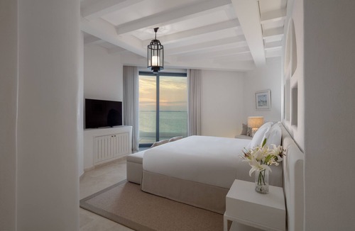 Ghantoot Resort | Anantara Retreat Santorini Abu Dhabi - Adults Only