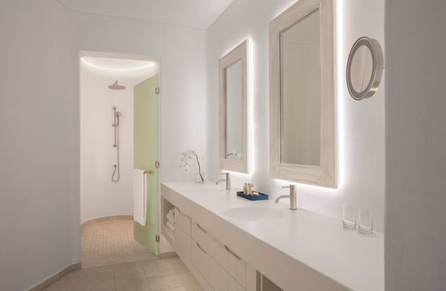 Ghantoot Resort | Anantara Retreat Santorini Abu Dhabi - Adults Only