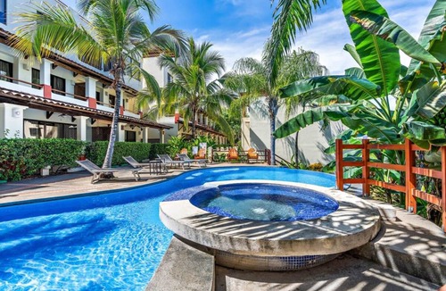 Coco Sunset Hills Apartment | Apartment ∙ 2 bedrooms ∙ 5 guests