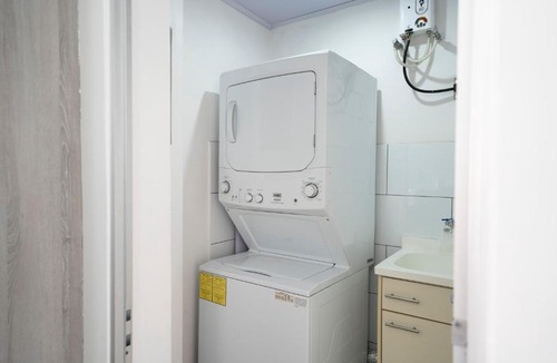 Mata Redonda Apartment | Artsy Costa Rican Apt Near green areas with Free Parking
