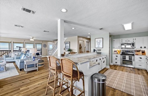 Terramar Beach House | Bay Vista- "New Listing" in Terramar Beach, 4 BR/3 BA, Boat slip
