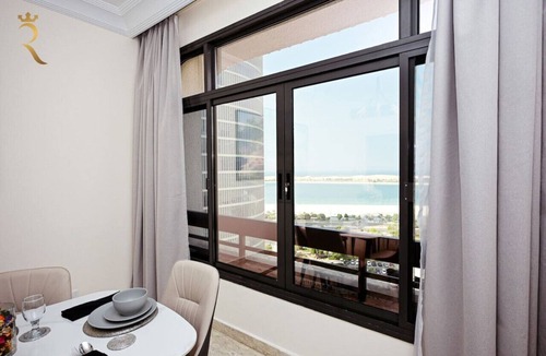 Abu Dhabi City Center Apartment | Beach bliss 3BR apartment Corniche