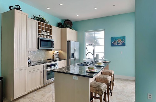 Galveston Condo | Beach Getaway by Ryson Vacation Rentals