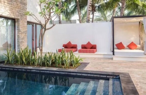 Salalah Hotel | Beach Retreat! Spa Facilities, Onsite Pool, Beach Access! Near Al Hisn Beach!