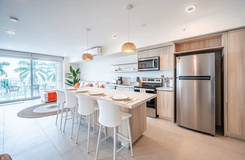 Cerro Plano Condo | Beachfront 2BR Condo - Rooftop lounge, Pool, Gym & Coworking –1 Min to Main St