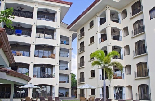 Barrio Los Faroles Condo | Beachfront Perfection, Mountain and Rainforest View - Jaco Beach at Tres Regalos