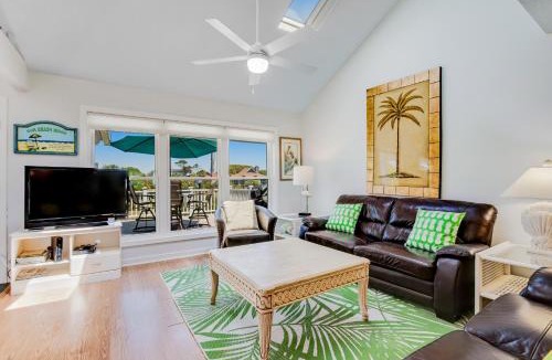 Isle of Palms House | Beachside Drive 14