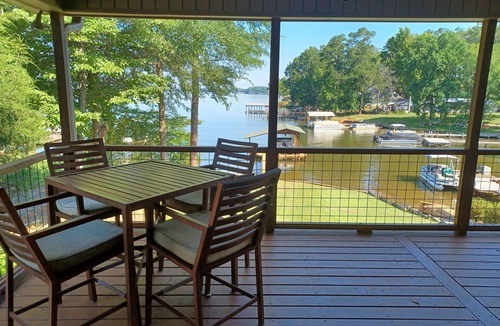 Chappells House | Beautiful Lakefront home- Ready to relax, enjoy sunset views, swim, fish?