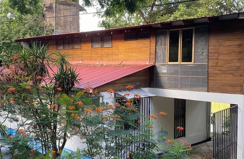 Cuajiniquil House | Bella y Rústica Casa Abierta al Manglar, Ideal Para Relax o Actividad Acuática