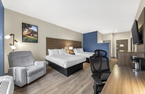 Paradise Hotel | Best Western Plus Revere Inn & Suites