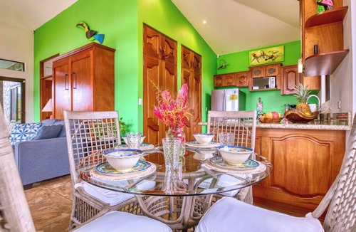 Tronadora House | Birder’s Paradise, Dazzling Lake and Volcano Views!