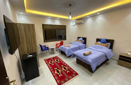Jerash Apartment | Black IRIS