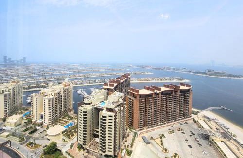 Palm Jumeirah Apartment | Blue Ocean Holiday Homes - The Palm Tower - Palm Jumeriah