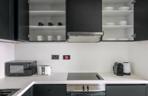 Bur Dubai Apartment | Blueground | DIFC, rooftop pool, nr Burj Khalifa