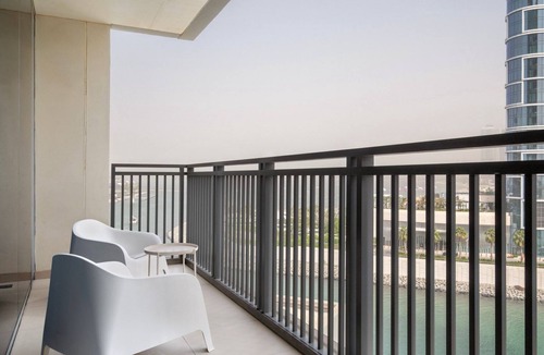 Dubai Marina Apartment | Blueground | Dubai Marina, pool, nr Marina