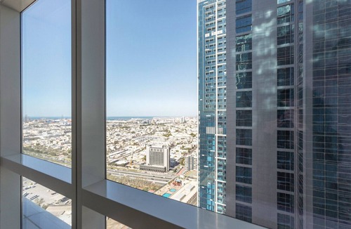 Trade Center Apartment | Blueground | Trade Centre 1, jacuzzi, nr Dubai Mall
