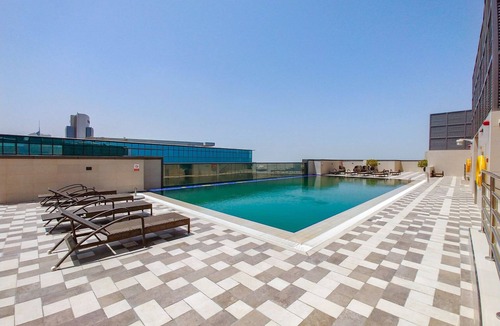 Trade Center Apartment | Blueground | Trade Centre 1, pool, nr Burj Khalifa