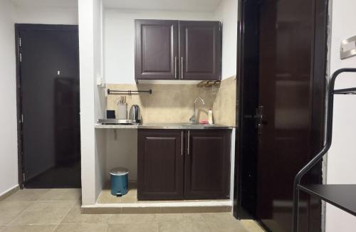 Abu Dhabi Apartment | Boho Chic 1BHK Near Yas Saadiyat and City Center