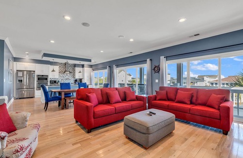 North Myrtle Beach House | BP King Beds-Outdoor Bar-Firepit-Arcade-1Blk2Beach