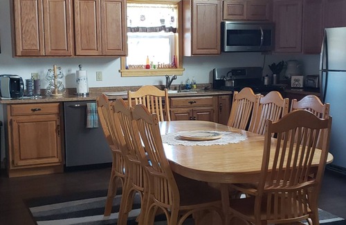 Great Valley House | "BRAND NEW" SNOW VALLEY CHALET 1 MILE FROM HOLIDAY VALLEY