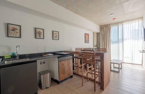 Rohrmoser Apartment | Brand NEW Stylish Apartment with heated pool, fully equipped gym and AC.