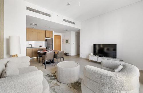 Dubai Apartment | Bright 1BR with Balcony Creek Beach Access