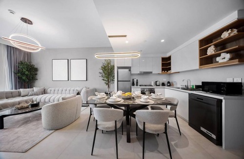 Za'abeel 2 Apartment | Burj View | Chic 2BR in DT Dubai