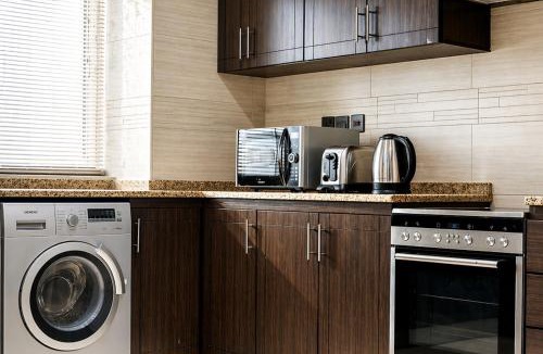 Old Dubai Apartment | Burjaman Budget Sharing Hostel in Bur Dubai