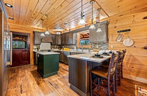 Caton Cabin | Cabin w/2 Hot Tubs · Theater · Game Room