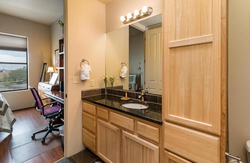 Southside Apartment | Cactus Flower