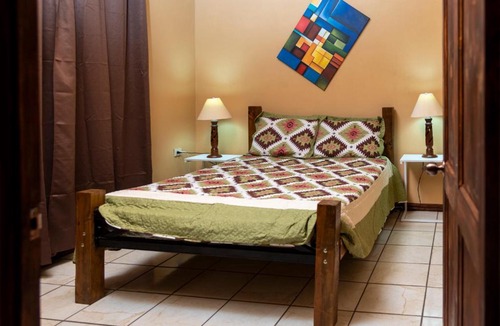 Toro Amarillo Cabin | Calas Lodge