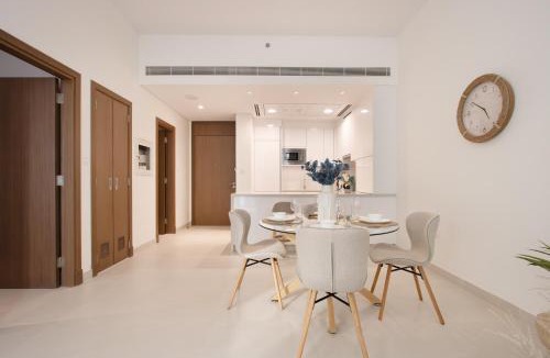 Al Safa Apartment | Canalfront Serene 1B in Wasl, Close to Attractions