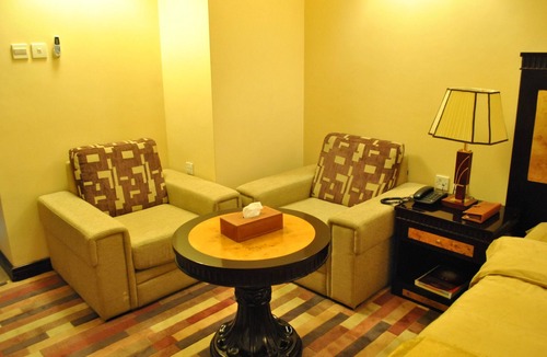 Al Ghubrah Ash Shamaliyyah Hotel | Capital O 155 Dmas Hotel
