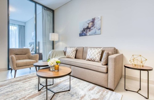 Business Bay Apartment | Captivating 1BR with Concierge and Luxurious Amenities