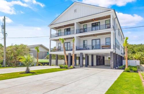 Long Bay Estates House | Casa Blanca Palace Luxe Sea View Home w 2 Pools