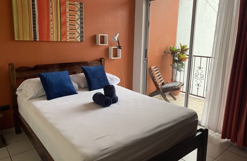 Turrialba House | Casa de Lis Hotel & Tourist Information Centre