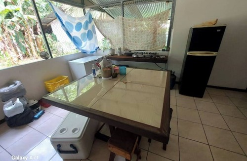 Puerto Jimenez House | Casa Familiar Grande Mono Congo de osa