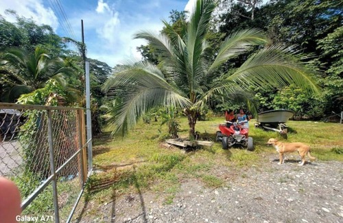 Puerto Jimenez House | Casa Familiar Grande Mono Congo de osa