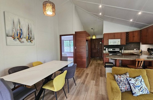 Quepos House | Casa Macaw Jungle Cabin w/Private Pool & AC