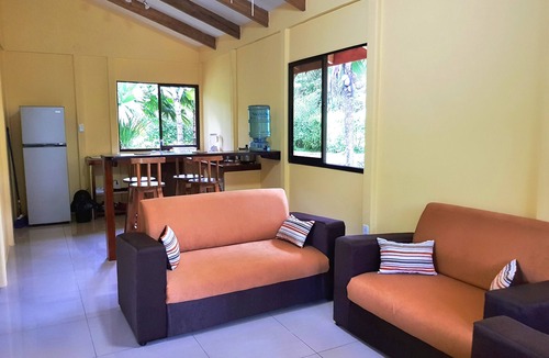 Cahuita House | Casa Melocotón 4 people (Hotel-Cabinas Nadine)