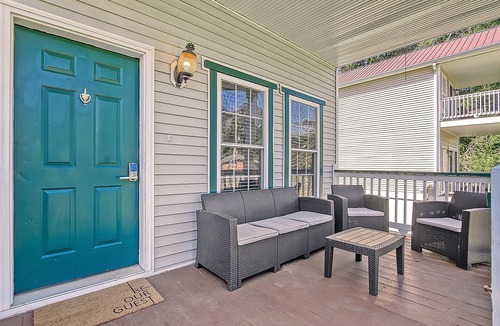 North Charleston House | Centrally located to Charleston’s best!